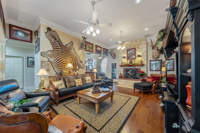 126 E Post Oak, Frankston, TX 75763