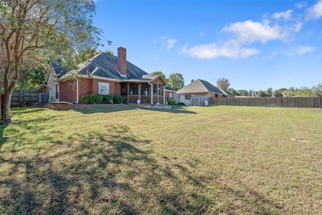 126 E Post Oak, Frankston, TX 75763