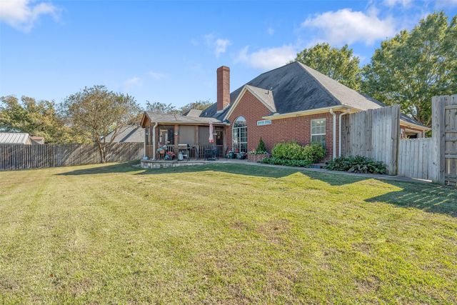 126 E Post Oak, Frankston, TX 75763