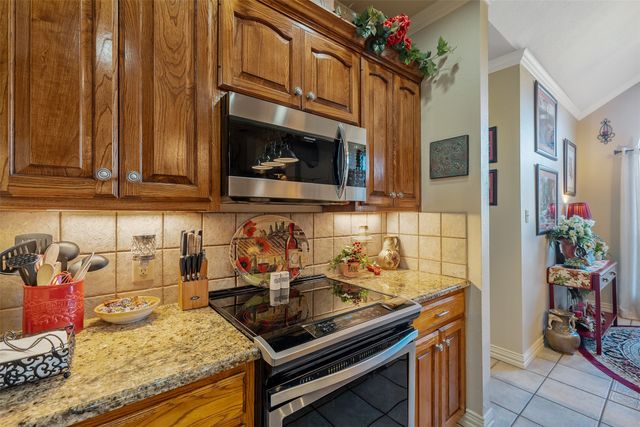 126 E Post Oak, Frankston, TX 75763