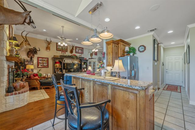 126 E Post Oak, Frankston, TX 75763