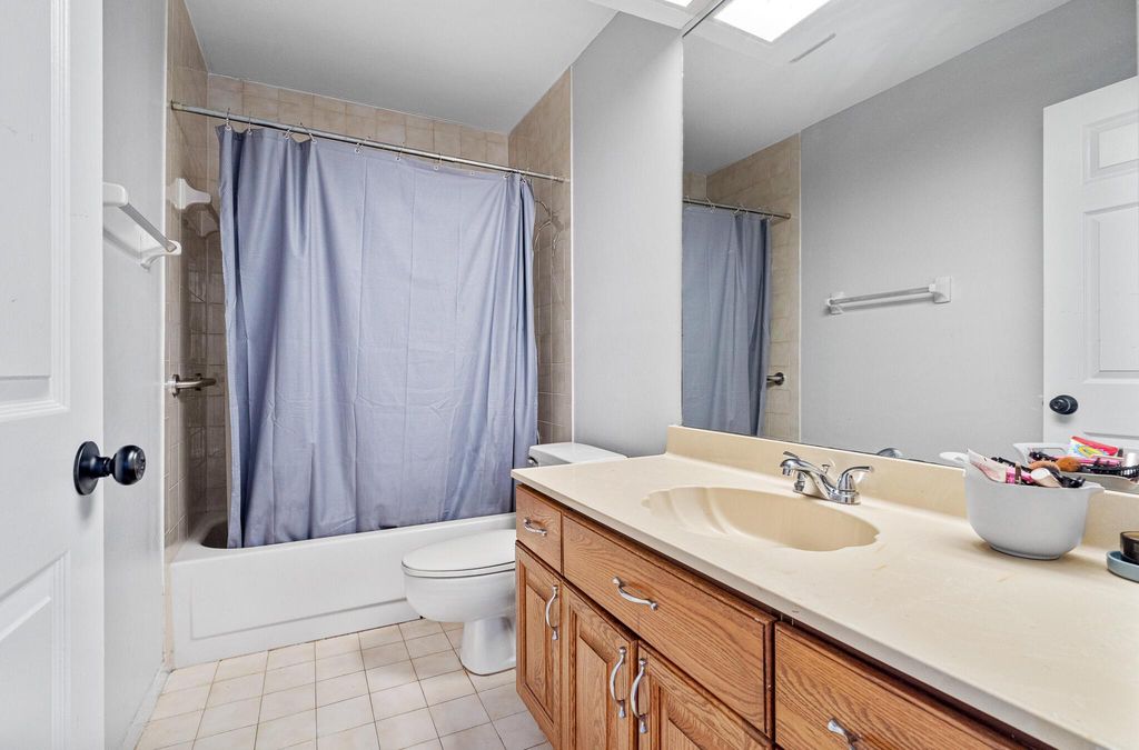 Image 15 of property listing at 11909 Donlin Drive, Wellington, FL 33414