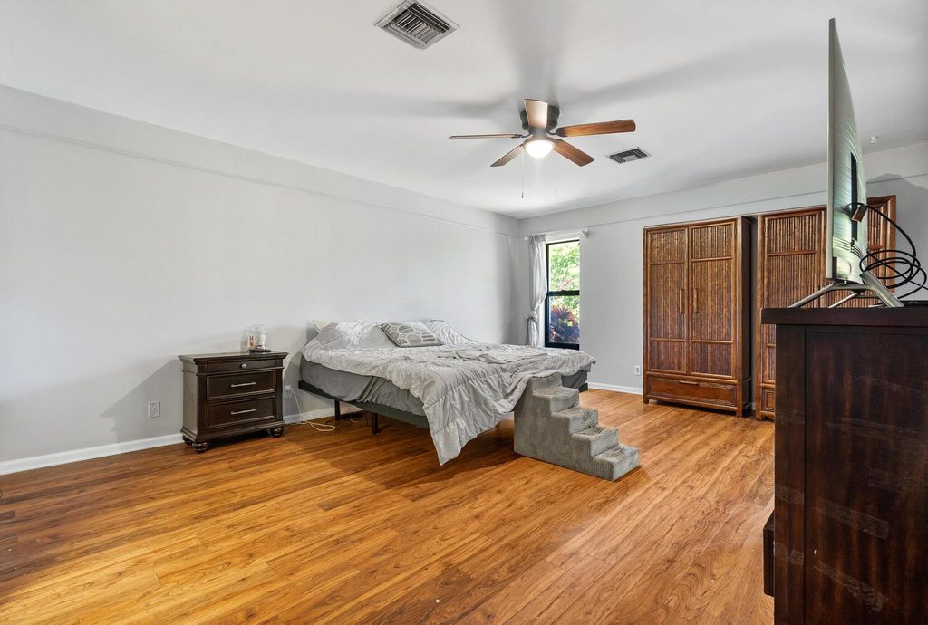 Image 17 of property listing at 11909 Donlin Drive, Wellington, FL 33414