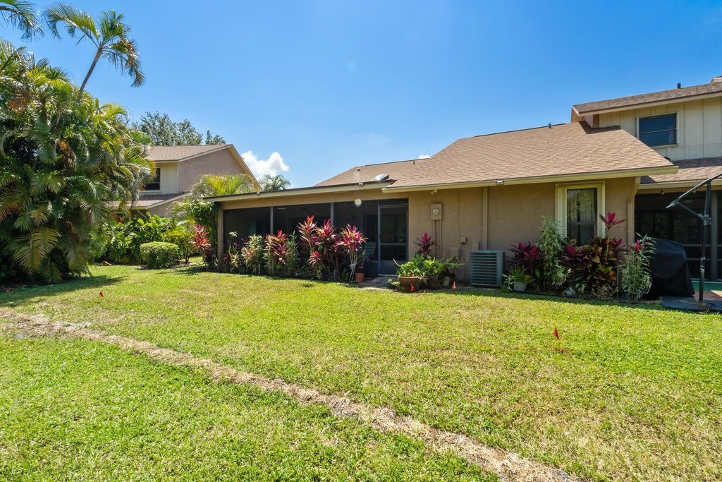 Image 24 of property listing at 11909 Donlin Drive, Wellington, FL 33414