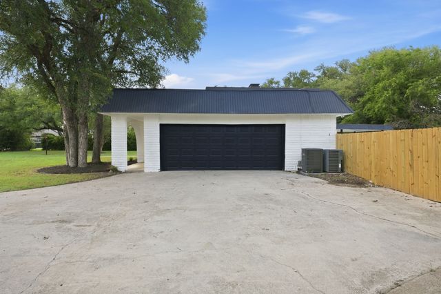 8700 Eagleview Court, Fort Worth, TX 76179