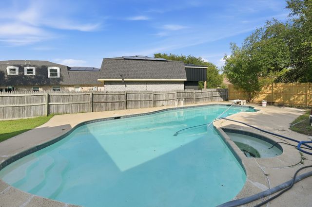 8700 Eagleview Court, Fort Worth, TX 76179