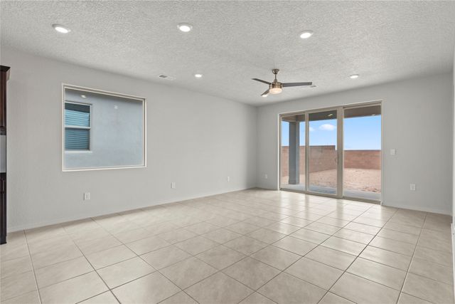 4221 Via De Ventura, Santa Fe, NM 87507