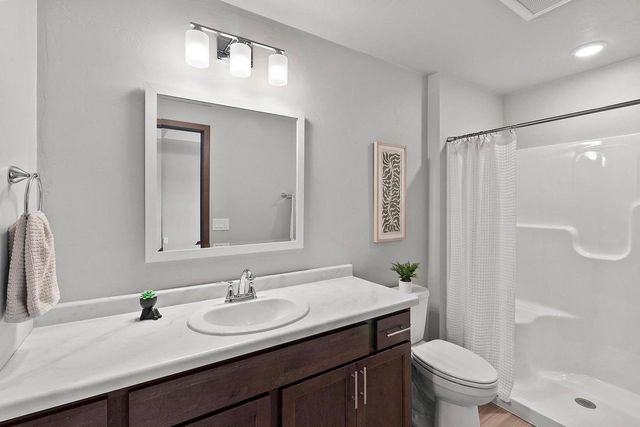 530 WILLOW COURT, New London, WI 54961