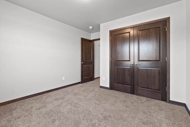 530 WILLOW COURT, New London, WI 54961