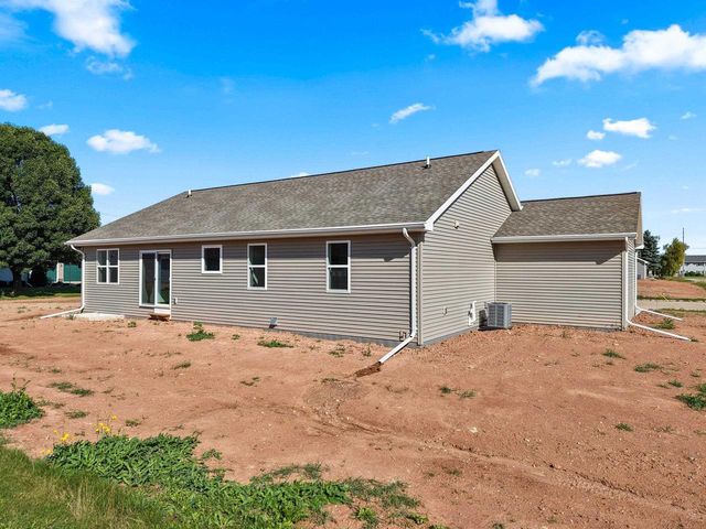 530 WILLOW COURT, New London, WI 54961