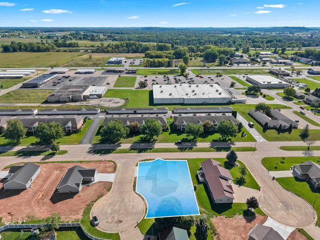 530 WILLOW COURT, New London, WI 54961
