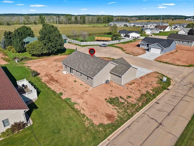 530 WILLOW COURT, New London, WI 54961