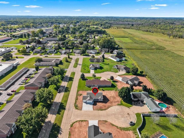 530 WILLOW COURT, New London, WI 54961