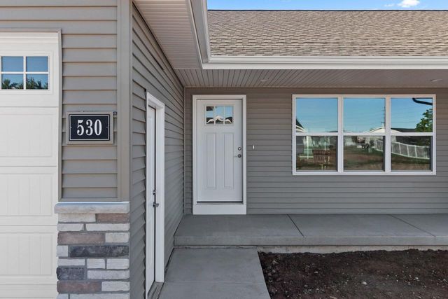 530 WILLOW COURT, New London, WI 54961