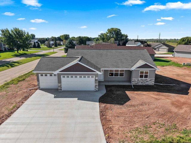 530 WILLOW COURT, New London, WI 54961