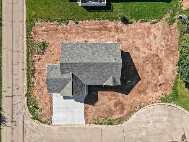 530 WILLOW COURT, New London, WI 54961