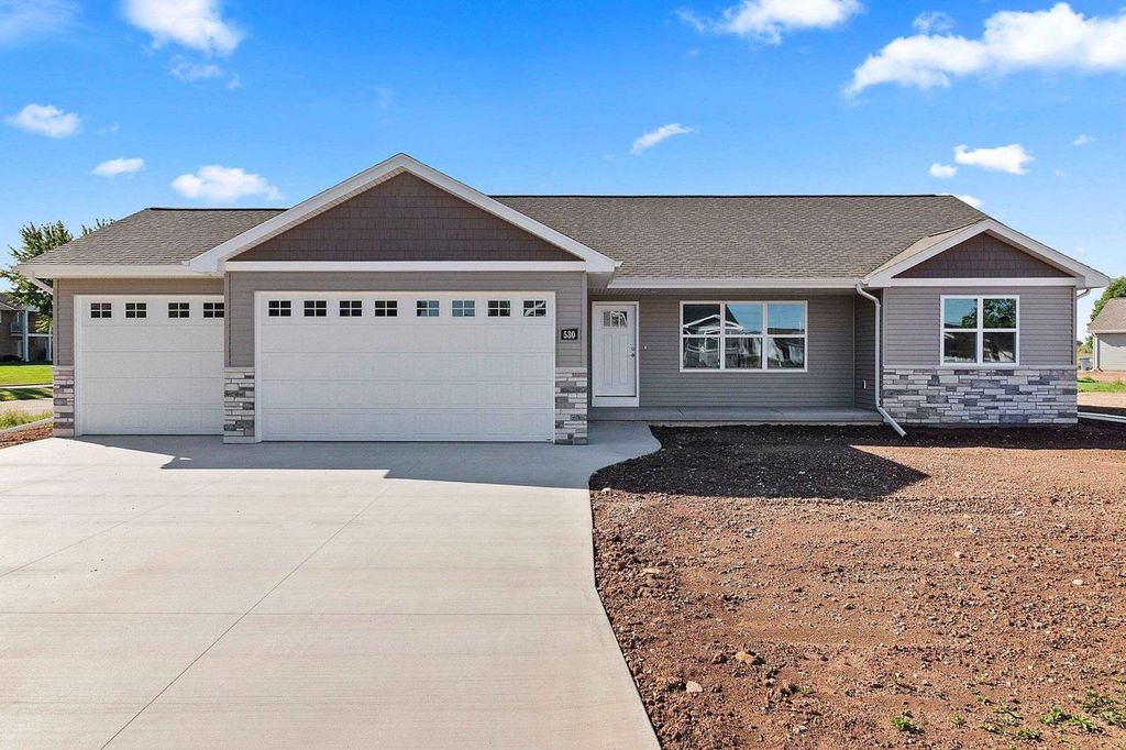530 WILLOW COURT, New London, WI 54961