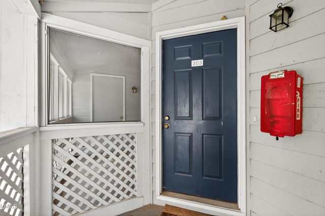 4921 Hollenden Drive 303, Raleigh, NC 27616