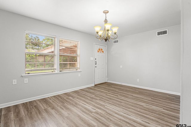 105 Crestview St, Whitehouse, TX 75791