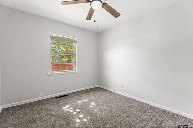 105 Crestview St, Whitehouse, TX 75791