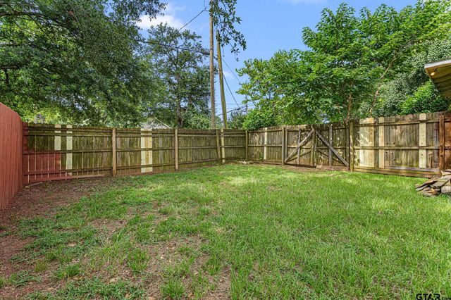 105 Crestview St, Whitehouse, TX 75791