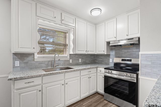 105 Crestview St, Whitehouse, TX 75791