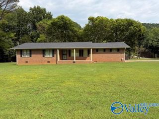 1618 Dug Hill Road, Brownsboro, AL 35741