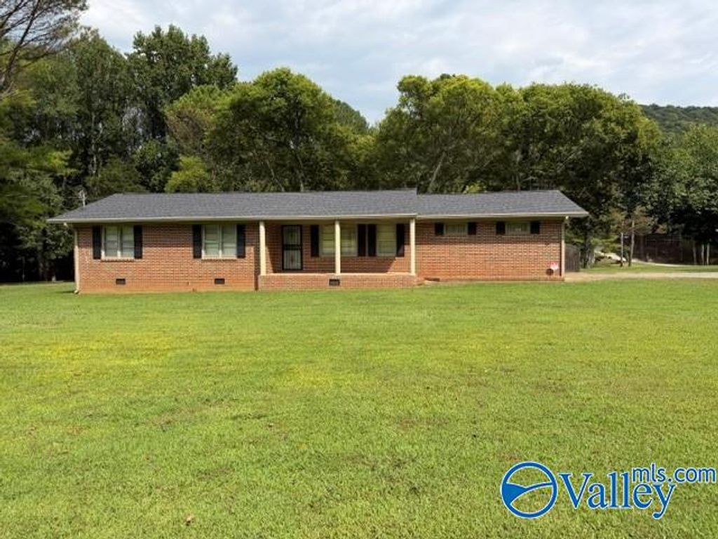 1618 Dug Hill Road, Brownsboro, AL 35741