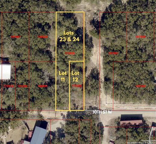 964 10th, Lakehills, TX 78063