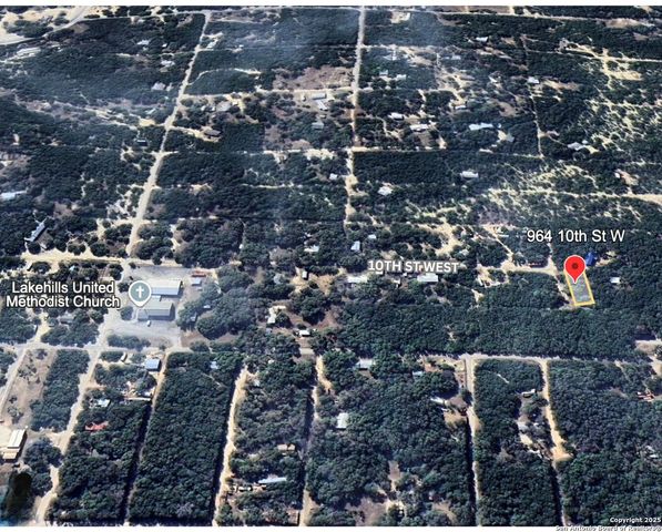 964 10th, Lakehills, TX 78063