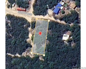 964 10th, Lakehills, TX 78063