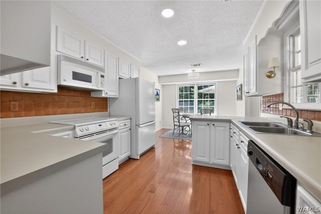 5502 Jasmine Pointe, Northport, AL 35473