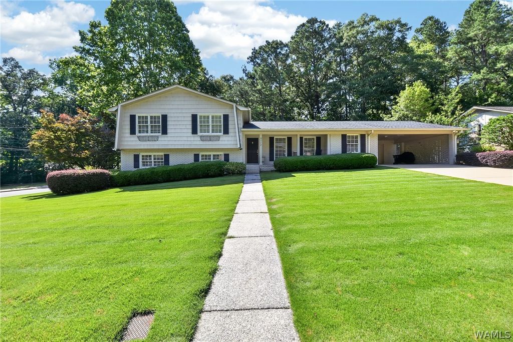 5502 Jasmine Pointe, Northport, AL 35473