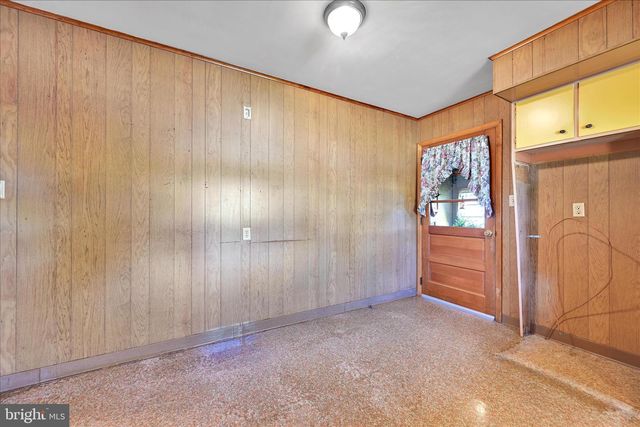 819 E CHESTNUT ST, Hegins, PA 17938