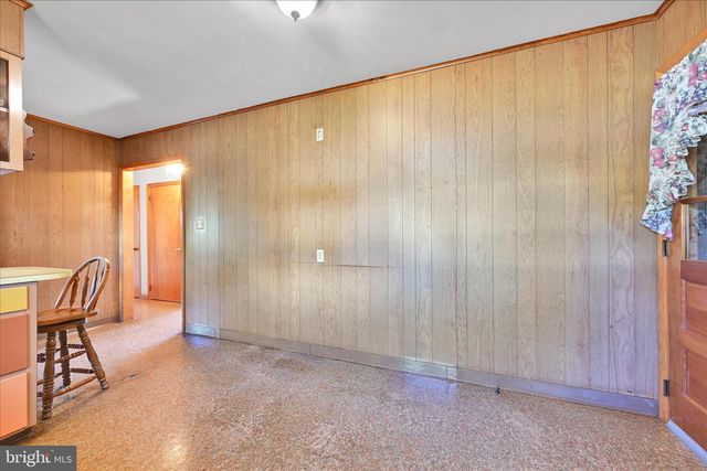 819 E CHESTNUT ST, Hegins, PA 17938