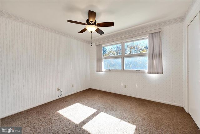 819 E CHESTNUT ST, Hegins, PA 17938