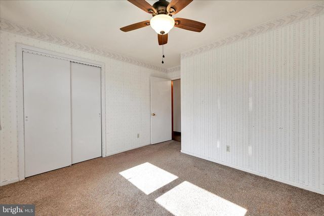 819 E CHESTNUT ST, Hegins, PA 17938