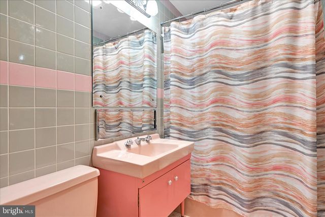 819 E CHESTNUT ST, Hegins, PA 17938