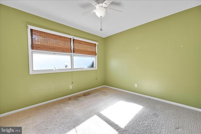 819 E CHESTNUT ST, Hegins, PA 17938