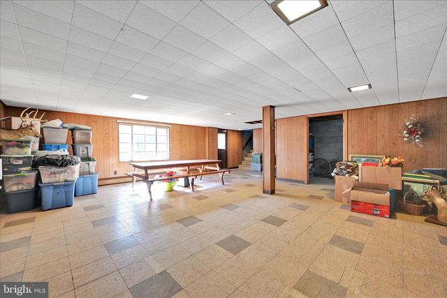 819 E CHESTNUT ST, Hegins, PA 17938