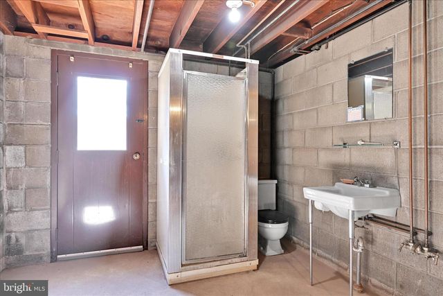 819 E CHESTNUT ST, Hegins, PA 17938