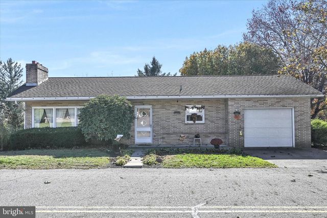 819 E CHESTNUT ST, Hegins, PA 17938