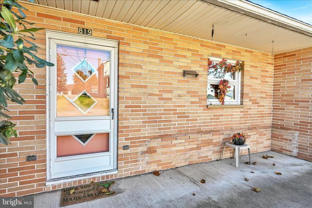 819 E CHESTNUT ST, Hegins, PA 17938