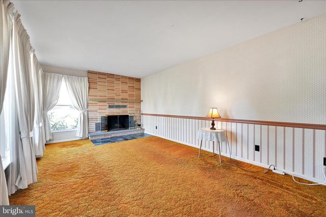 819 E CHESTNUT ST, Hegins, PA 17938