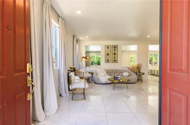 26518 Swan Lane, Canyon Country, CA 91387