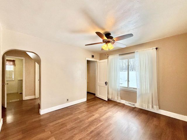 5424 E County Road J, Clinton, WI 53525