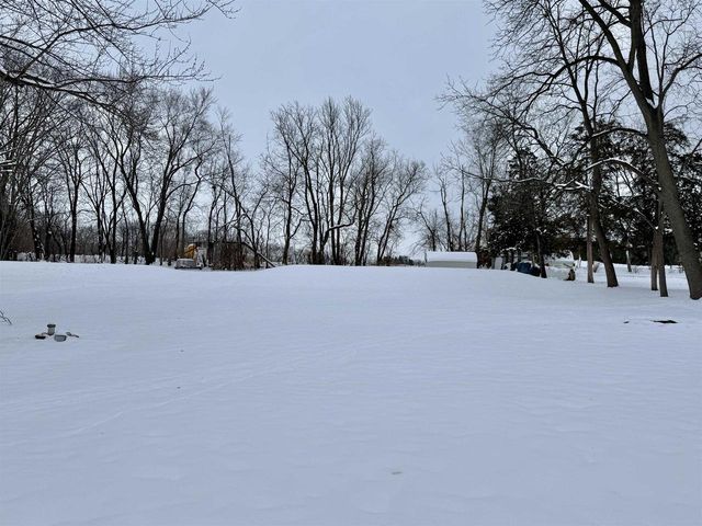 5424 E County Road J, Clinton, WI 53525