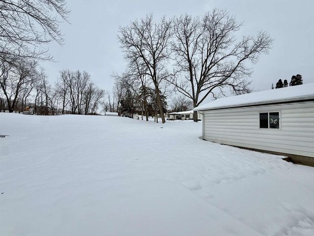 5424 E County Road J, Clinton, WI 53525