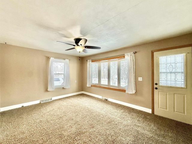 5424 E County Road J, Clinton, WI 53525