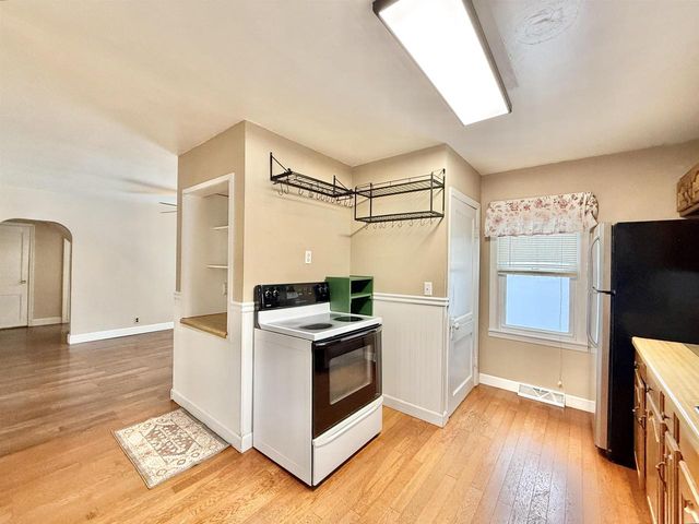 5424 E County Road J, Clinton, WI 53525